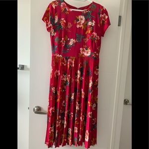 LOFT Short sleeve pink dress with floral pattern